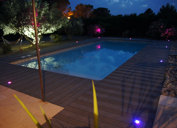 illumination piscines avec spots led multicolores enterrés